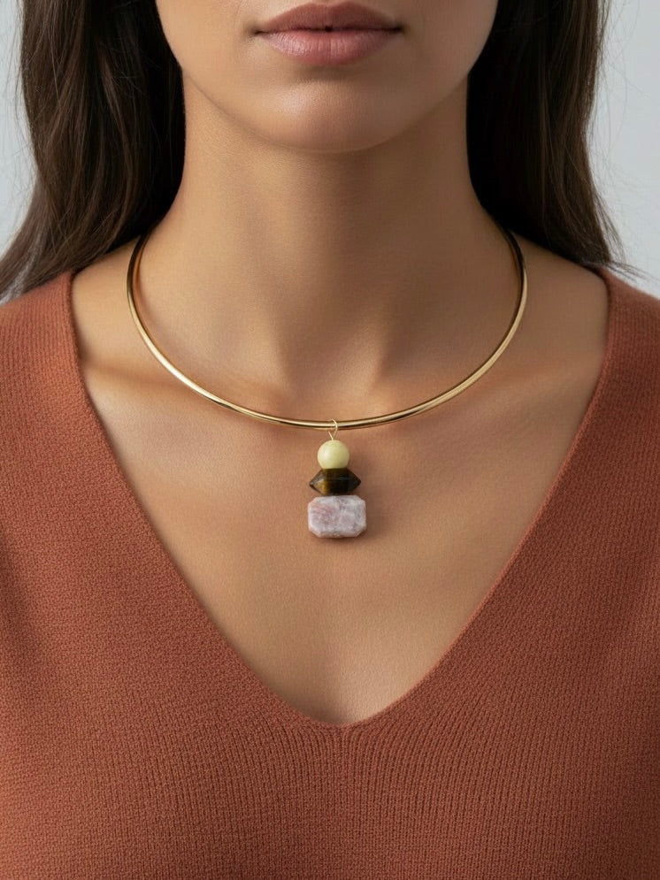 Might Gemstones Wire Necklace Pink