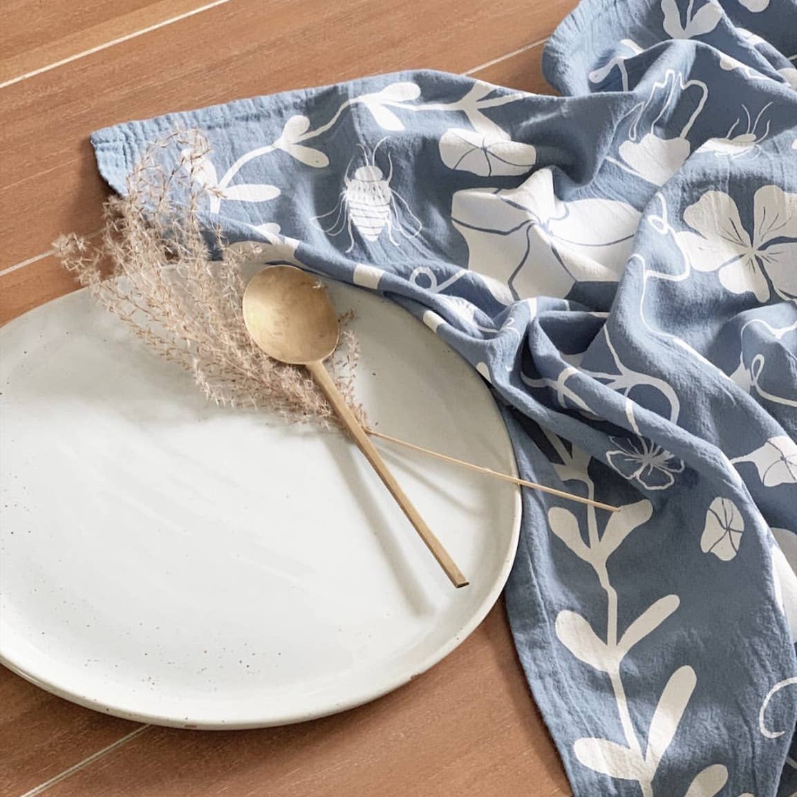 Nasturtiums Cotton Tea Towel - Nature-Inspired Kitchen Towel