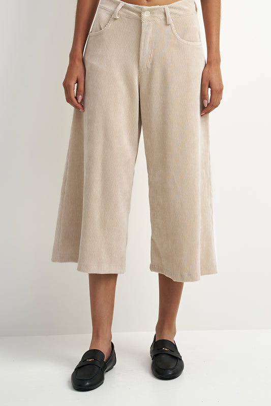 Women's Woven Capris