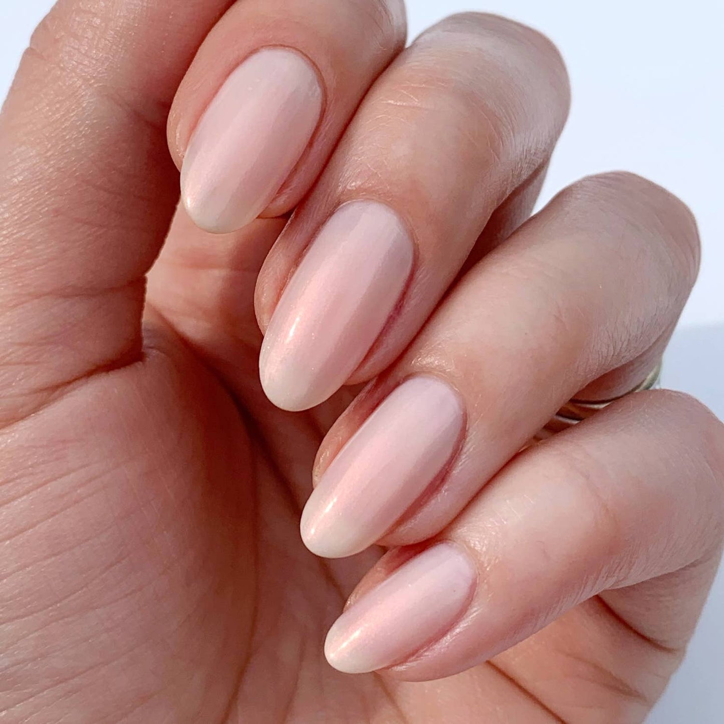 Bubble Illuminating Nail Concealer