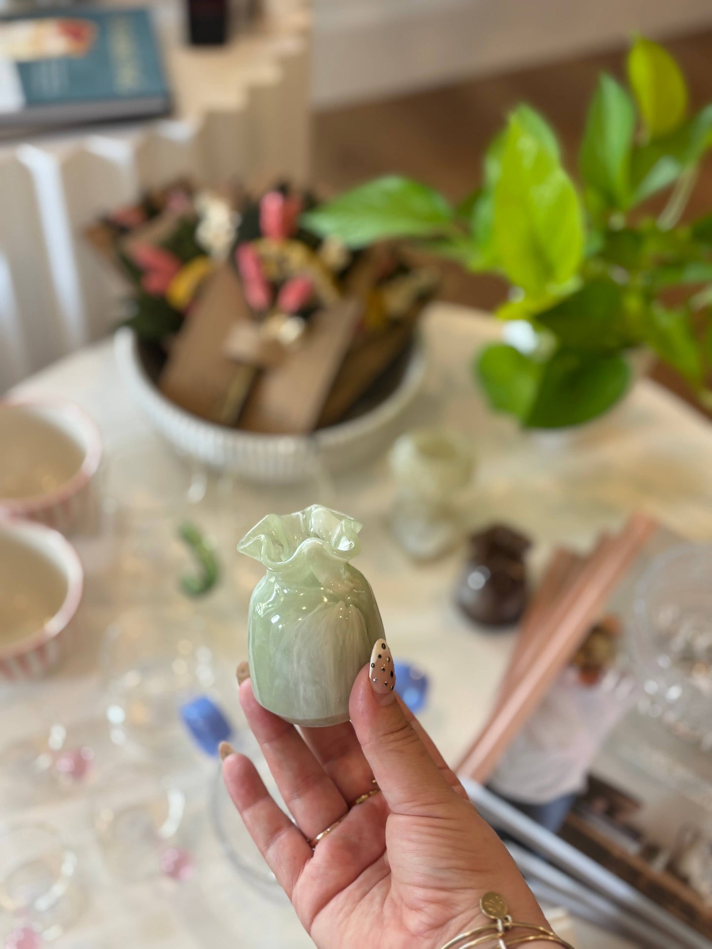 Zara Sculptural Mini Stem, Bud Vase, Organic Vase Home Decor