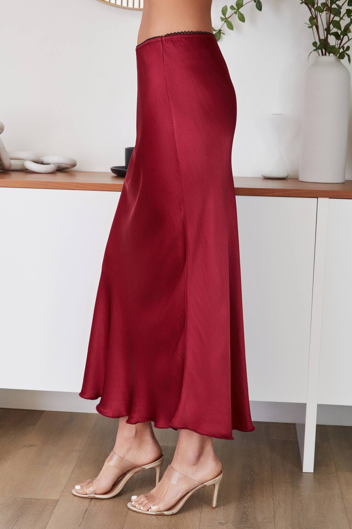SILKY SLIP SKIRT WITH LACE ELASTIC WAISTBAND  (9298/235110)