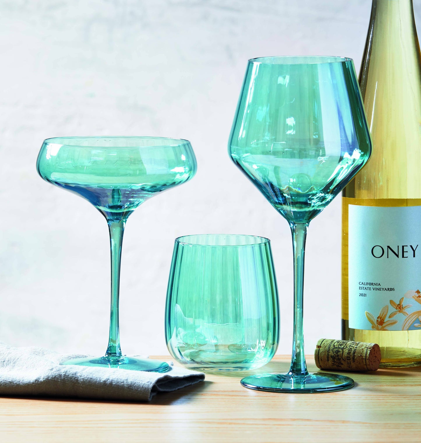 Chelsea Iridescent Optic Wine Glass Aqua